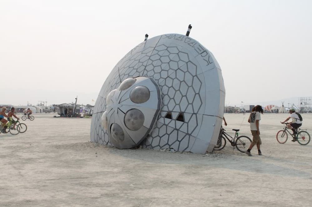 A crashed UFO